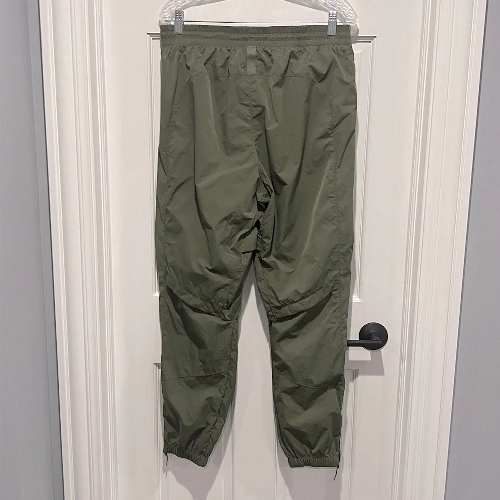 Lululemon Evergreen Jogger Men’s Medium Olive Green Large Track Pants Joggers